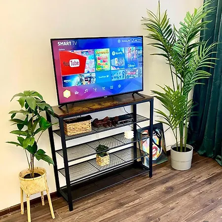 Dean - Next To Nivy Bus Station & Mall Bratislava