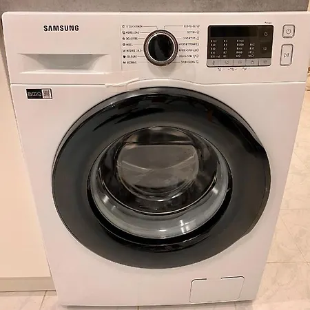 Dean - Next To Nivy Bus Station & Mall דירה *