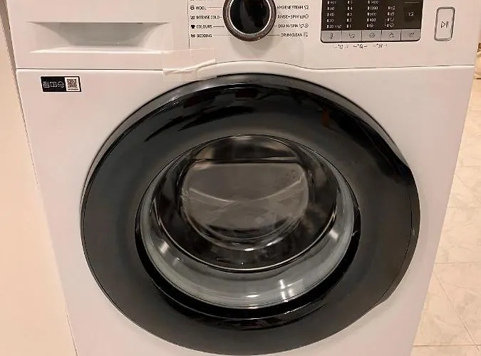 Dean - Next To Nivy Bus Station & Mall Lägenhet *