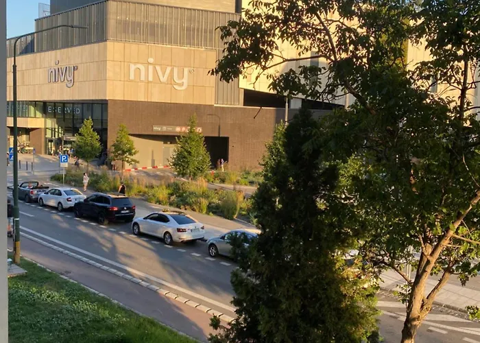 Dean - Next To Nivy Bus Station & Mall * براتسيلافا