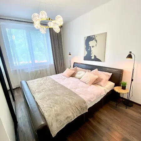 Apartment Dean - Next To Nivy Bus Station & Mall *