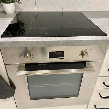 Апартаменти Dean - Next To Nivy Bus Station & Mall