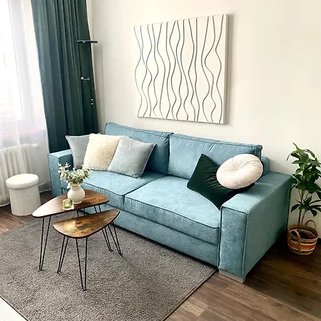 Dean - Next To Nivy Bus Station & Mall * Bratislava