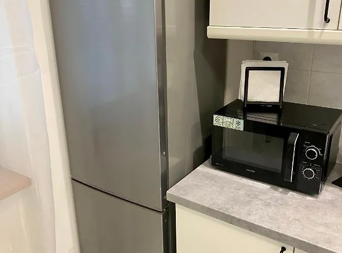 Dean - Next To Nivy Bus Station & Mall *